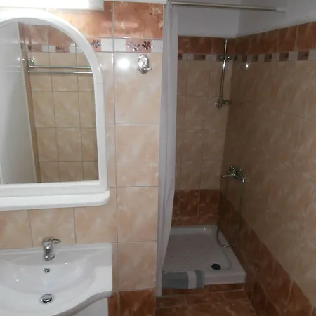 Aparthotel River & 3*